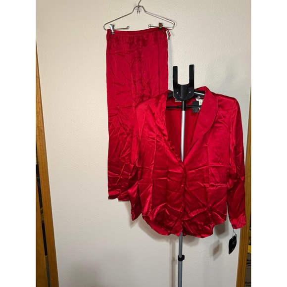 Valerie Stevens Other - Vintage Valerie Stevens‎ Pure Silk Pajama Red 2 Piece Sleepwear NWT Petite Small